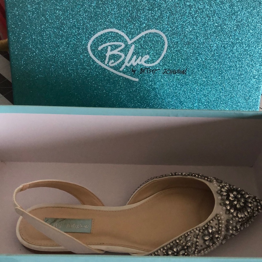 Betsey Johnson Pointed Toe Flat